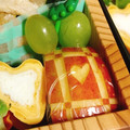 ❀akiko❀'s cooksnap of when they made 簡単 キャラ弁 りんご 飾り切り①.