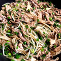 ☆おかずさん☆'s cooksnap of when they made ご飯がすすむ☆豚肉と舞茸ともやし炒め.