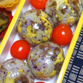 nosso's cooksnap of when they made そぼろ と ゆかり の おにぎり.