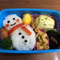 りんご122's cooksnap of when they made 簡単！雪だるまのおにぎり キャラ弁.
