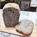 ともこキッチン's cooksnap of when they made 黒ゴマ食パン【ＨＢで簡単】.