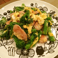 クマちー's cooksnap of when they made 菜の花とお魚ソーセージの卵炒め.