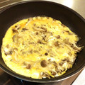 mayuyuキッチン's cooksnap of when they made きのこのとろ～りチーズオムレツ☆.