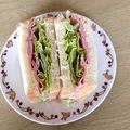 take♪aki♪'s cooksnap of when they made 朝食☆レタスたっぷり！ハムレタサンド.