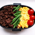 料理嫌いinフランス's cooksnap of when they made 鶏そぼろと卵そぼろの4色そぼろ弁当.