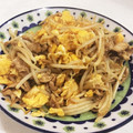 みみの助's cooksnap of when they made 白米消滅！にら玉の次は肉もやし玉子炒め！.