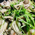 クックLPVS1W☆'s cooksnap of when they made 豚こま肉と豆苗＆舞茸の中華風炒め.