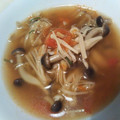 めろんぐまん's cooksnap of when they made 生姜で温まる♪キノコとトマトのスープ.