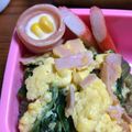 しげくん☆'s cooksnap of when they made お弁当に♫ くるくるハム＆レタス♫デコ弁.