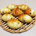 べぶ。's cooksnap of when they made バターロール（レーズン）.