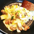 ハモーサ✩385's cooksnap of when they made 豆苗と白菜とソーセージの炒め物.