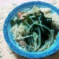 まぶたん's cooksnap of when they made サッポロ一番しょうゆ味☆もやしワカメ丼.