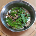 かこ☆かっちゃん's cooksnap of when they made 絹さやとしめじのおかか炒め.