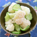 mmameco's cooksnap of when they made ☆カリフラワーときゅうりのゆかり和え☆.