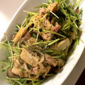 しずずずずず's cooksnap of when they made 簡単♡豆苗とベーコンのガーリック炒め.