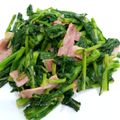 QooQooママ's cooksnap of when they made 簡単♪菜の花とベーコン炒め物.