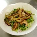 Miyuki（深雪）'s cooksnap of when they made 困った時の1品に♪豆苗と椎茸の豆鼓醤炒め.