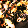 tocomama7's cooksnap of when they made 卵とわかめのにんにく醤油炒め。.