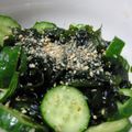 ちばたま's cooksnap of when they made わかめときゅうりのにんにくサラダ.