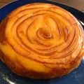 エリボナ's cooksnap of when they made 炊飯器で簡単♥️薔薇りんごケーキ.