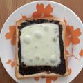 クック1FX93J☆'s cooksnap of when they made 簡単☆チョコとチーズのトースト☆.