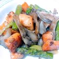 はるにゃ❀'s cooksnap of when they made サーモン帆立アスパラの塩にんにく炒め★.