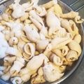 ステマム子♡♡'s cooksnap of when they made 圧力鍋で♪ 豚白モツ の下ごしらえ.