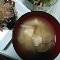 ともきゃんママ's cooksnap of when they made 簡単☆きのことアサリの味噌汁.