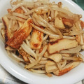 Miro99999's cooksnap of when they made ちくわとハムともやしのマヨ炒め.