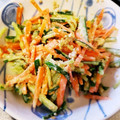 ハチ8コロ8's cooksnap of when they made 人参ときゅうりのマヨごまサラダ.
