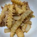たぬとん's cooksnap of when they made 【簡単】豚肉とフライドポテトの味噌炒め.