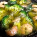 コニー☘保育士ママ's cooksnap of when they made 簡単！えびとブロッコリーのアヒージョ.