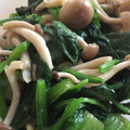 おうちごはん☆'s cooksnap of when they made ほうれん草としめじの練りごま和え.