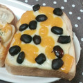 まぶたん's cooksnap of when they made チーズと黒豆　ちょっと贅沢トースト.