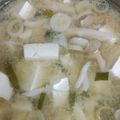 ずぼら母４６歳's cooksnap of when they made 舞茸と豆腐の味噌汁〜(o˘◡˘o)♡.