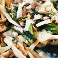 クック57W0GW☆'s cooksnap of when they made 簡単！春菊としめじの醤油ツナマヨ炒め.