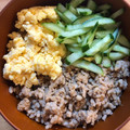 ちはるき27's cooksnap of when they made 簡単！きゅうりの三色丼♪鶏そぼろ.