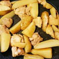 クックJMXHYH☆'s cooksnap of when they made 簡単！鶏もも肉とじゃがいも炒め.