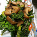 クックBAOA7I☆'s cooksnap of when they made 菊菜と舞茸のバター醤油炒め.