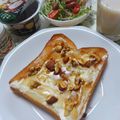 うたかた。's cooksnap of when they made サワークリームと胡桃のトースト♡.