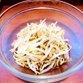 azbjbn's cooksnap of when they made 混ぜるだけ ラーメン屋にありそうなもやし.