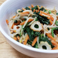 tangeri's cooksnap of when they made 給食でおかわりの行列！三色おひたし.