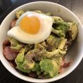 猫リン's cooksnap of when they made アボカドベーコン丼with温泉卵.