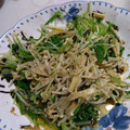yukichan4's cooksnap of when they made 水菜とえのきの胡麻塩昆布サラダ.