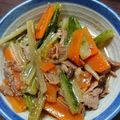 yucky1109's cooksnap of when they made 大量レタスと豚コマのピリ辛炒め.