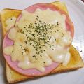 まやしゅうまま's cooksnap of when they made Ｇバター醤油♪ハムチートースト.