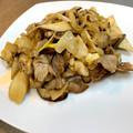 hanaaaaa27's cooksnap of when they made 豚肉ときのこのバターしょうゆ炒め.