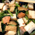 haruao☆'s cooksnap of when they made 鮭と小松菜、厚揚げのごちゃ炒め.