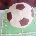 juliromi's cooksnap of when they made サッカーボール　デコレーション　ケーキ！.