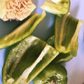 ぼぼぼぼ♪'s cooksnap of when they made 種が飛び散らない！ピーマンの切り方.